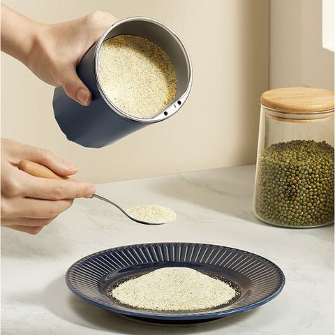 Prepare your food in record time with this electric grinder